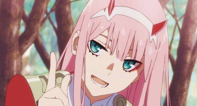 Otakus vestidas de cosplay foram votar nas eleições
