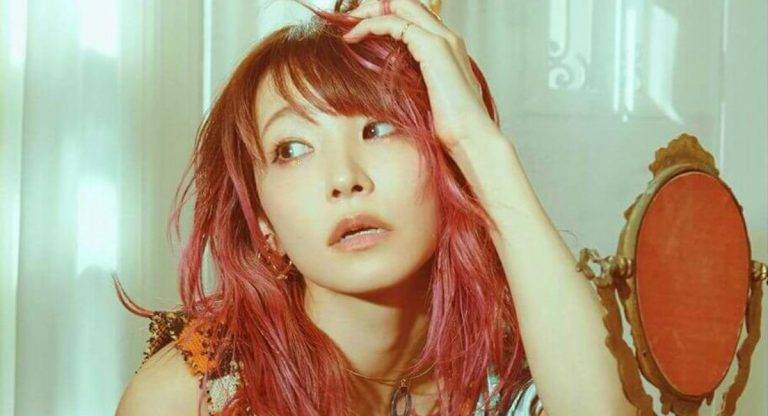 LiSA – Cantora de Demon Slayer revela o nascimento de seu primeiro filho