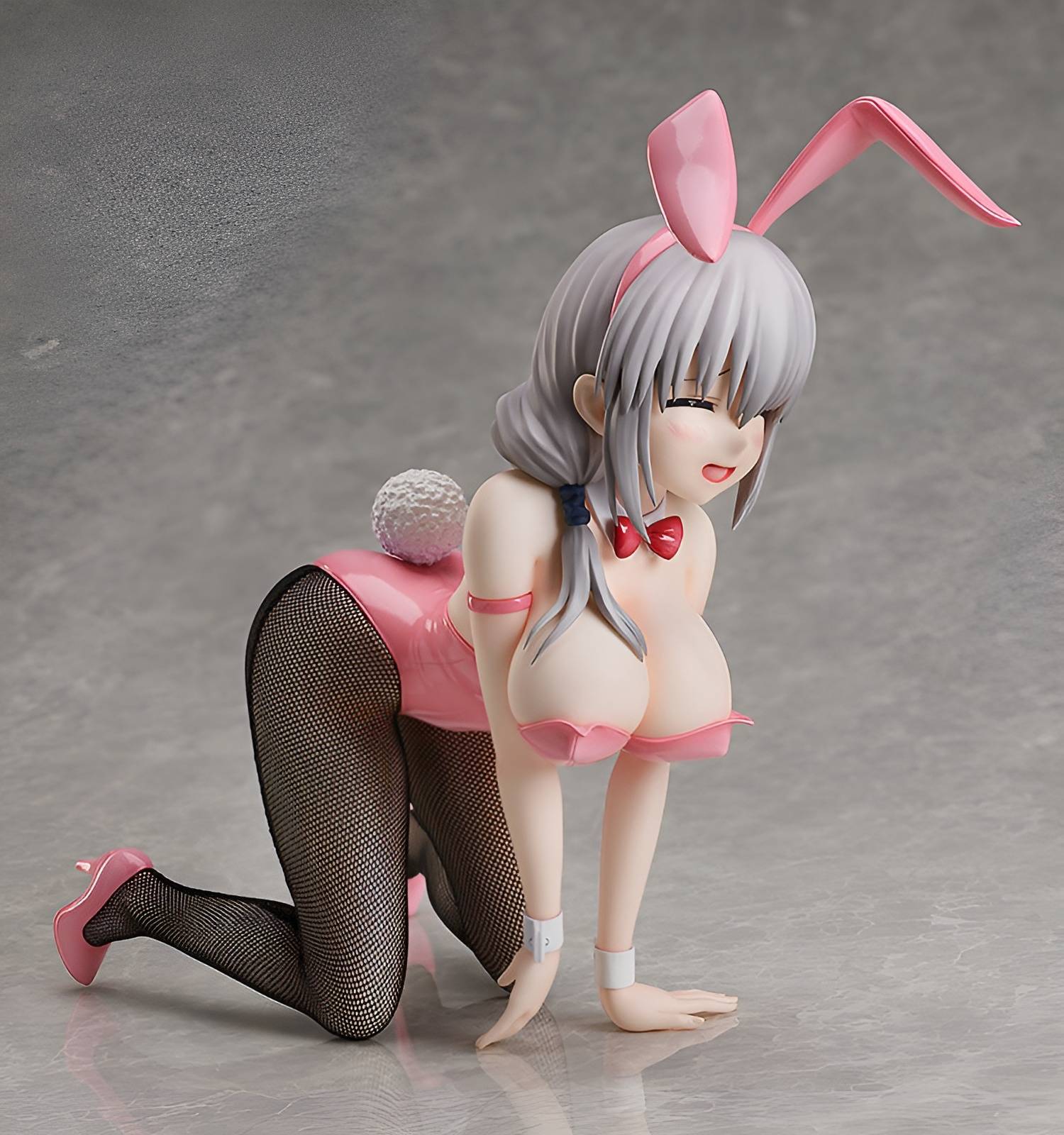 Tsuki Uzaki nova figure sensual