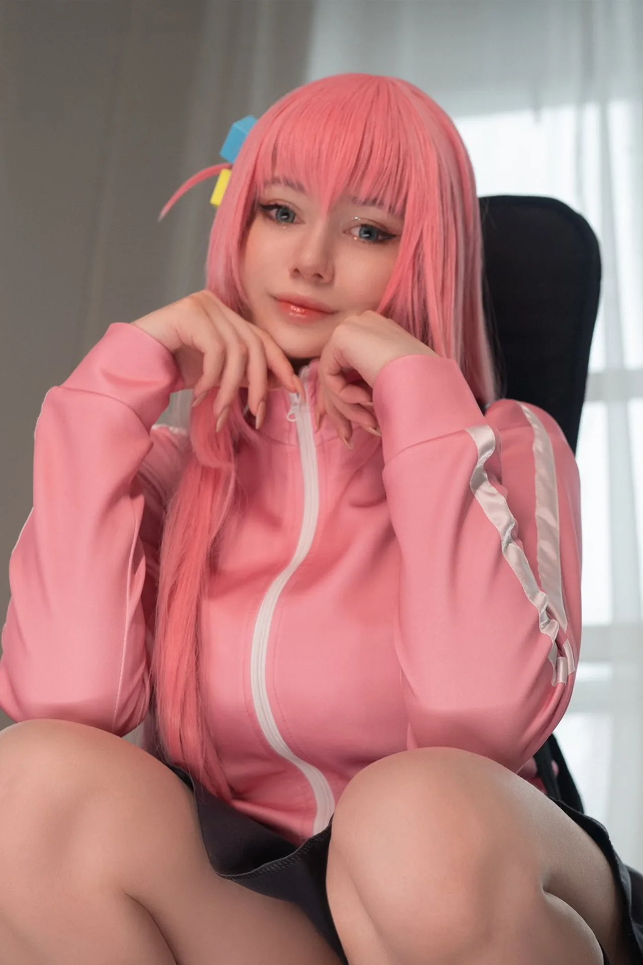 Hitori Gotoh Cosplay