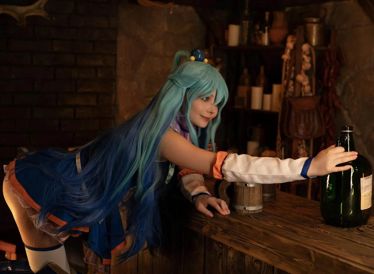 Tsuki KonoSuba Aqua